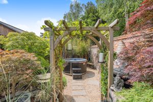 Photo 28- click for photo gallery